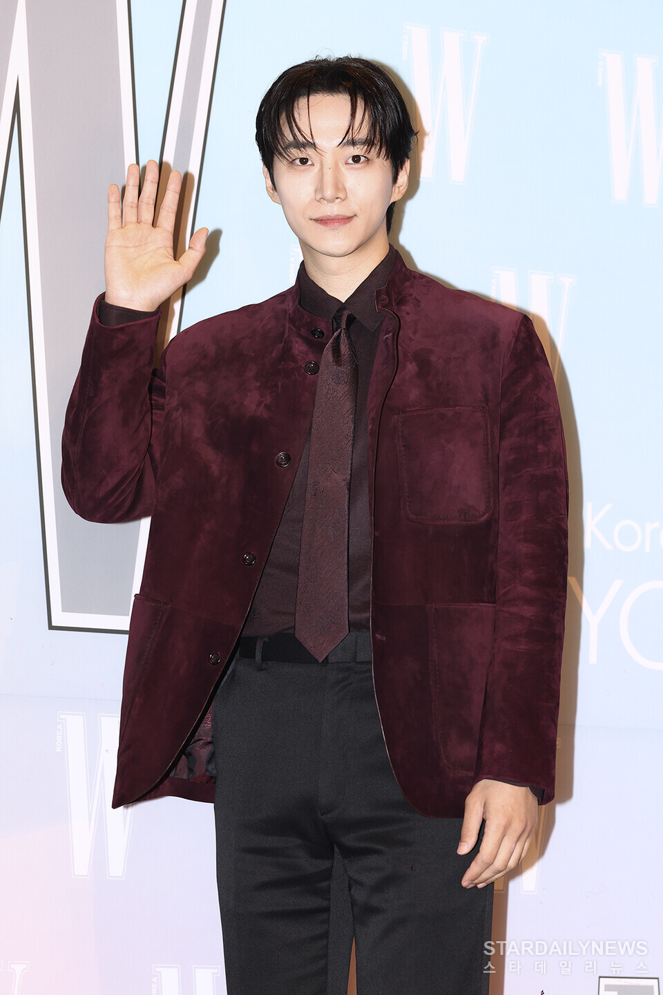 저수지의 검은 물 포스터